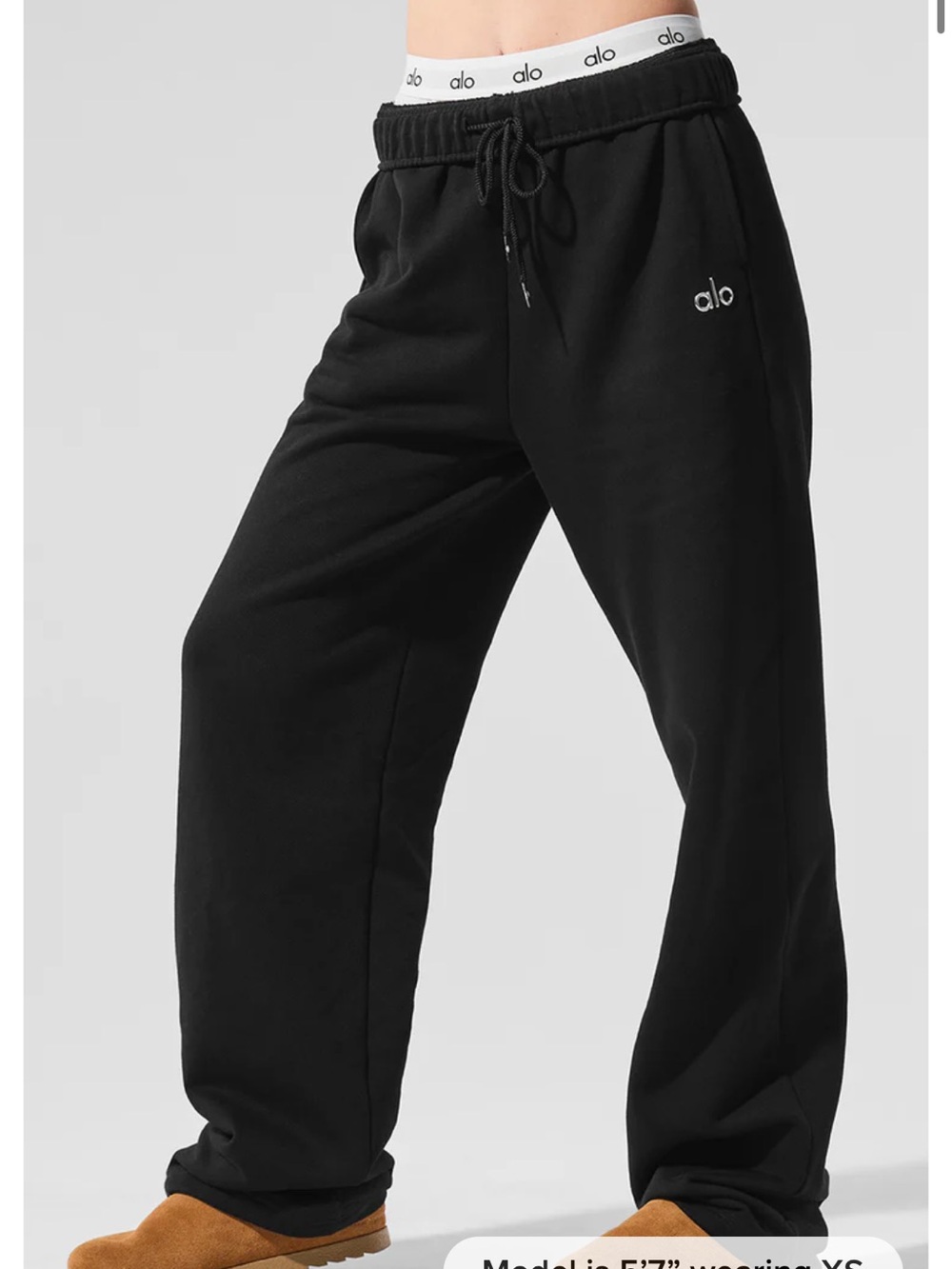 Alo Yoga Women’s Black Straight Leg Accolade Sweatpants Small